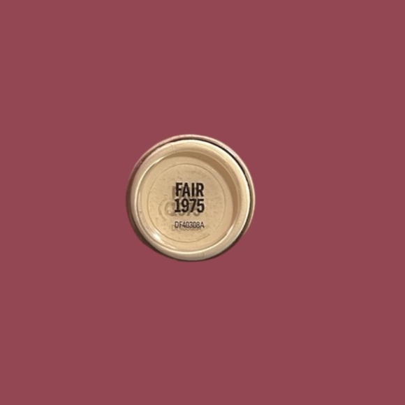 Hard Candy Glamoflauge Full Coverage Concealer - Picture 4 of 4